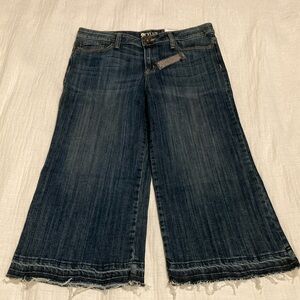STYLUS Gaucho Jeans with Raw Hem